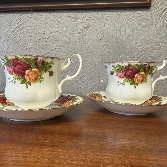 Royal Albert Old Country Roses Bone China Made In England Pair Of Duos - Large Cups