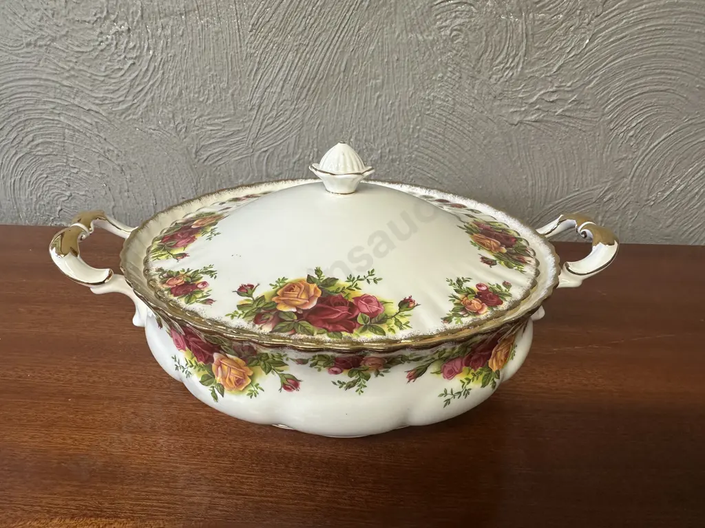 Royal Albert Old Country Roses Bone China Made In England Covered Vegetable Tureen Image 1++