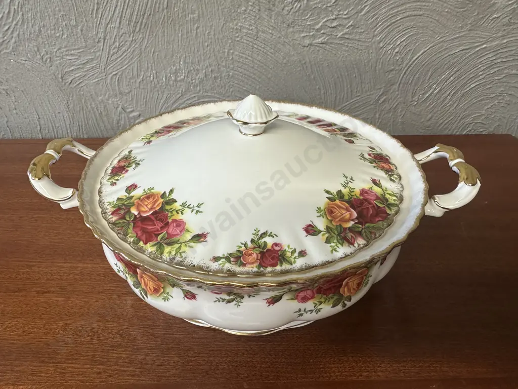 Royal Albert Old Country Roses Bone China Made In England Covered Vegetable Tureen Image 1++