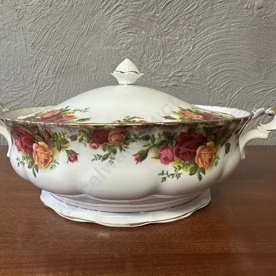 Royal Albert Old Country Roses Bone China Made In England Covered Vegetable Tureen