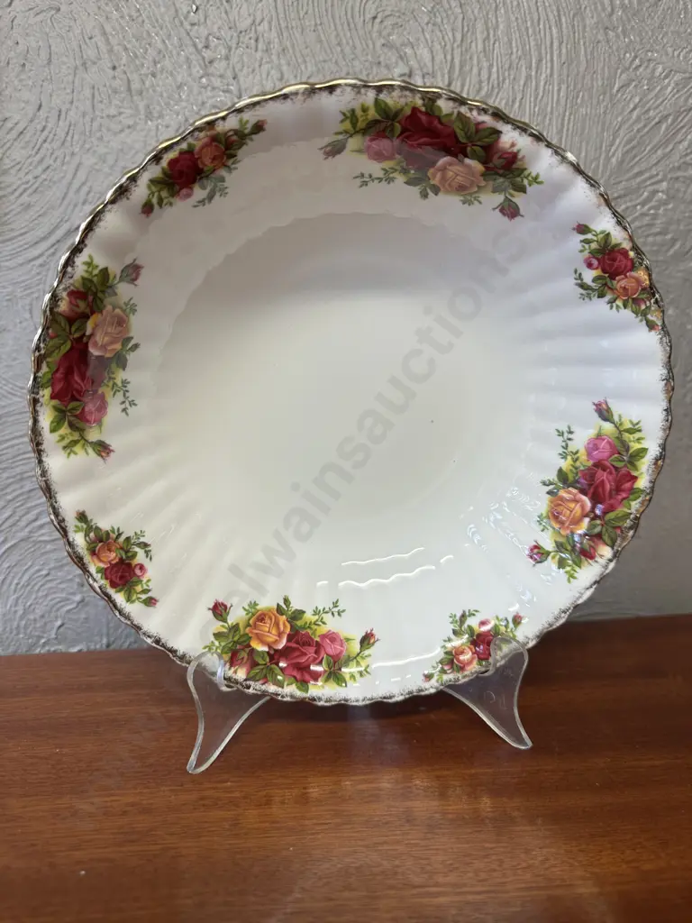 Royal Albert Old Country Roses Bone China Made In England Round Vegetable Serving Bowl Dia23.5cm. Image 1++
