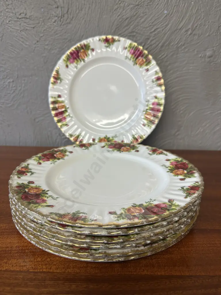 Royal Albert Old Country Roses Bone China Made In England  Dinner Plates x7 Dia26cm. Image 1++