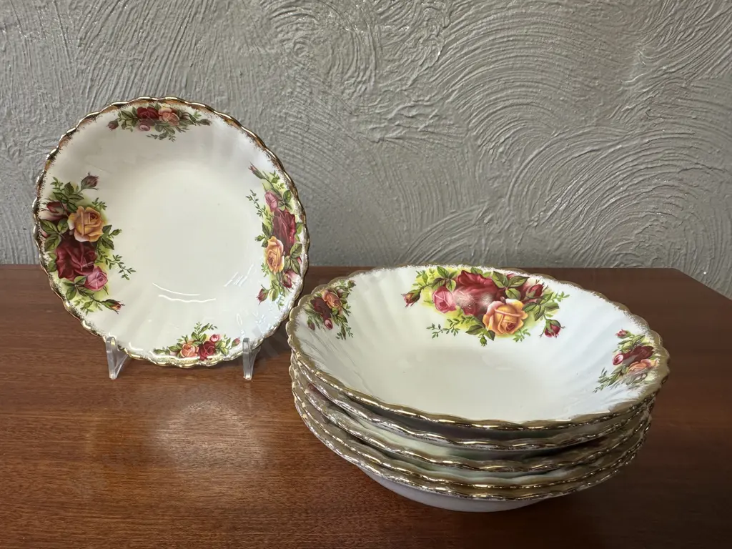 Royal Albert Old Country Roses Bone China Made In England Small Dessert Bowls x6 Dia13.5cm. Image 1++