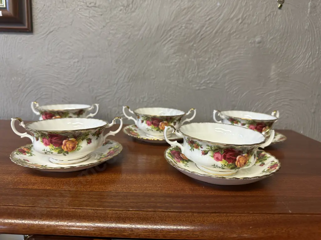 Royal Albert Old Country Roses Bone China Made In England Doubled Handled Soup Bowls & Matching Saucers x5 af to 1 bowl Image 1++