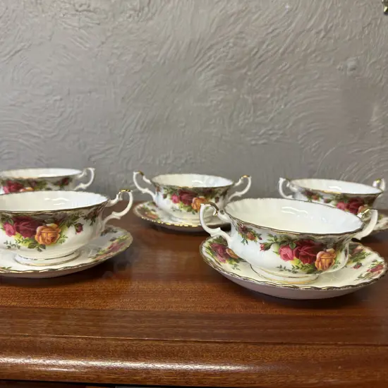 Royal Albert Old Country Roses Bone China Made In England Doubled Handled Soup Bowls & Matching Saucers x5 af to 1 bowl
