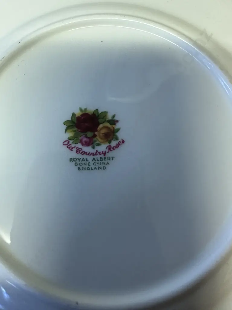 Royal Albert Old Country Roses Bone China Made In England Round Covered Lidded Butter Dish & Plate Image 1++