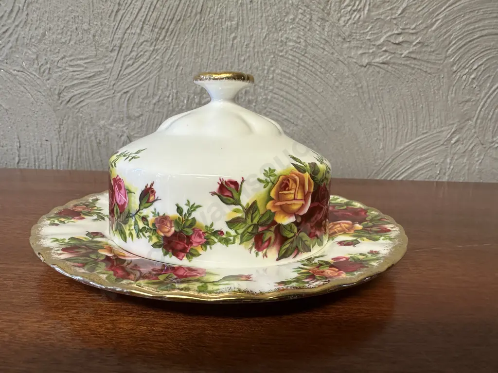Royal Albert Old Country Roses Bone China Made In England Round Covered Lidded Butter Dish & Plate Image 1++