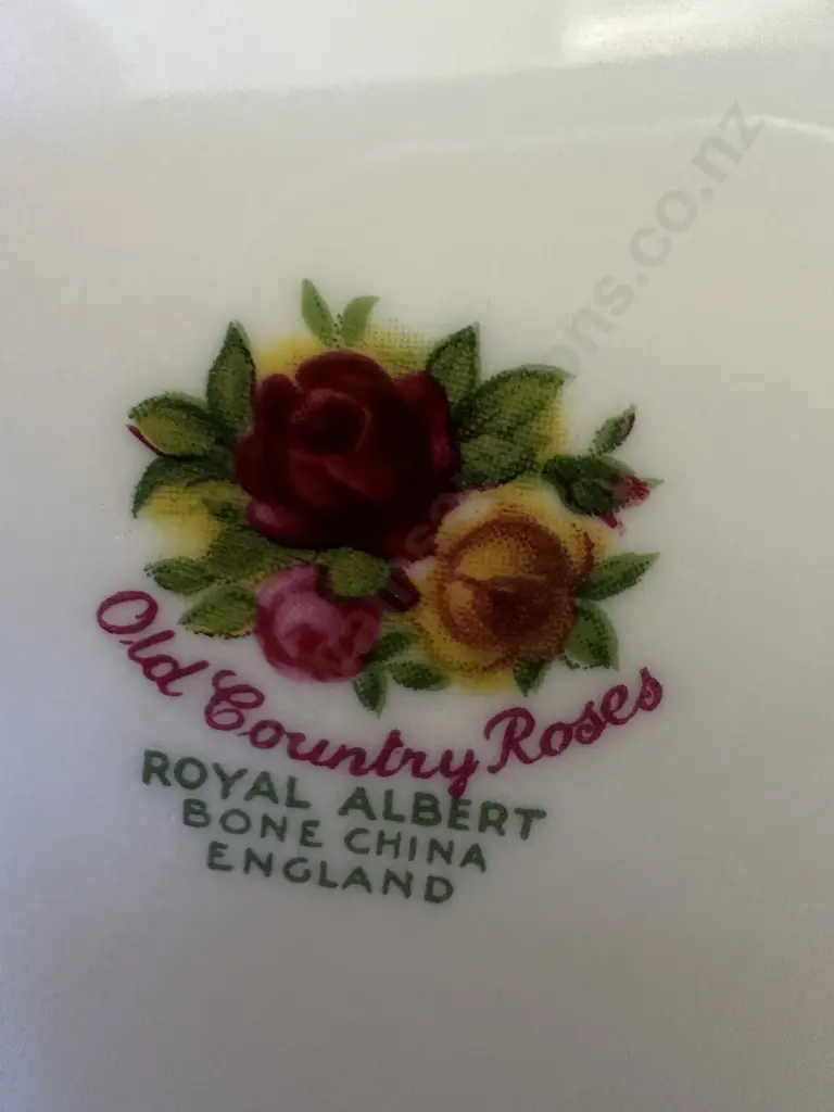 Royal Albert Old Country Roses Bone China Made In England Round Covered Lidded Butter Dish & Plate Image 1++