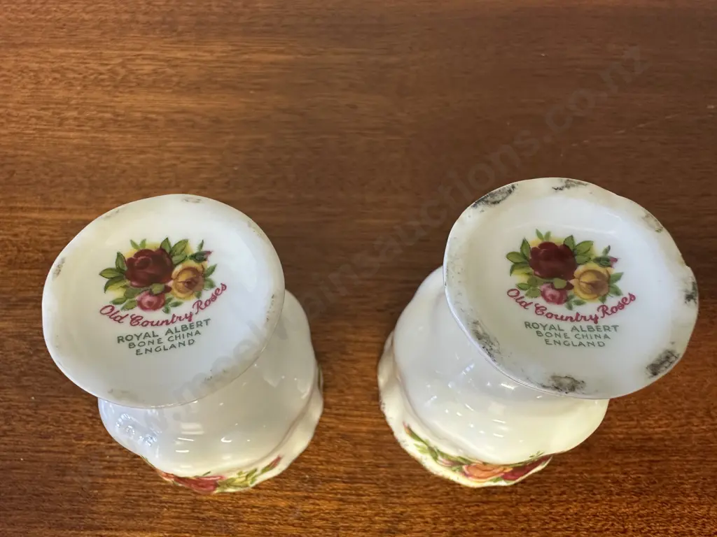 Royal Albert Old Country Roses Bone China Made In England Pair Of Egg Cups Image 1++