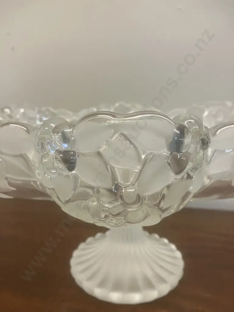 Vintage Mikasa Carmen Walther Crystal Pedestal Compote. 16 x 26cm Image 1++