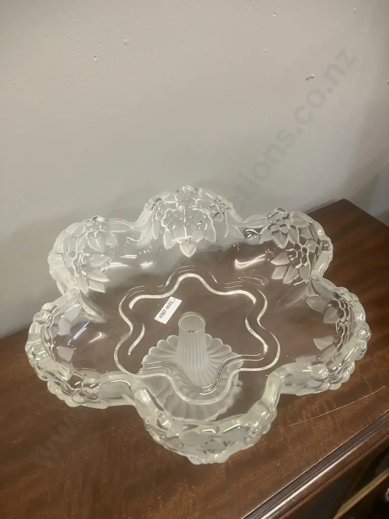 Vintage Mikasa Carmen Walther Crystal Pedestal Compote. 16 x 26cm Image 1++