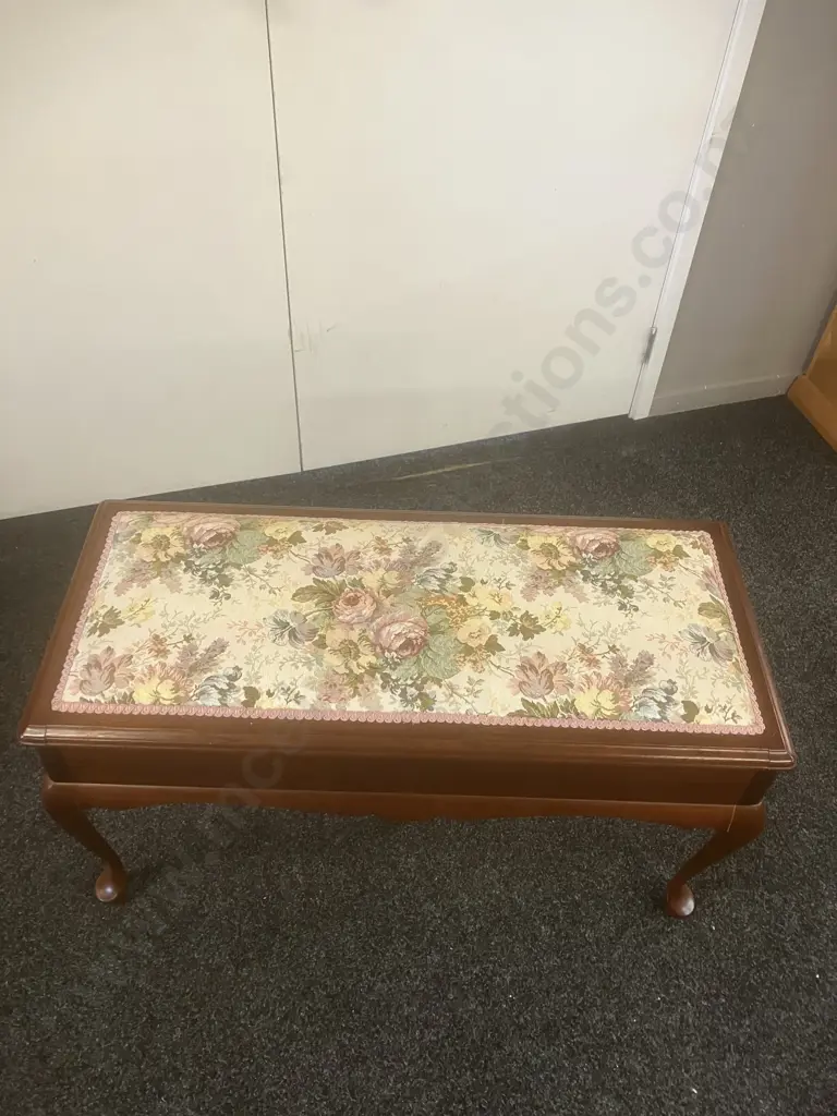 Mahogany Upholstered Piano / Music / Duet Stool. H50 W91 D41cm Image 1++