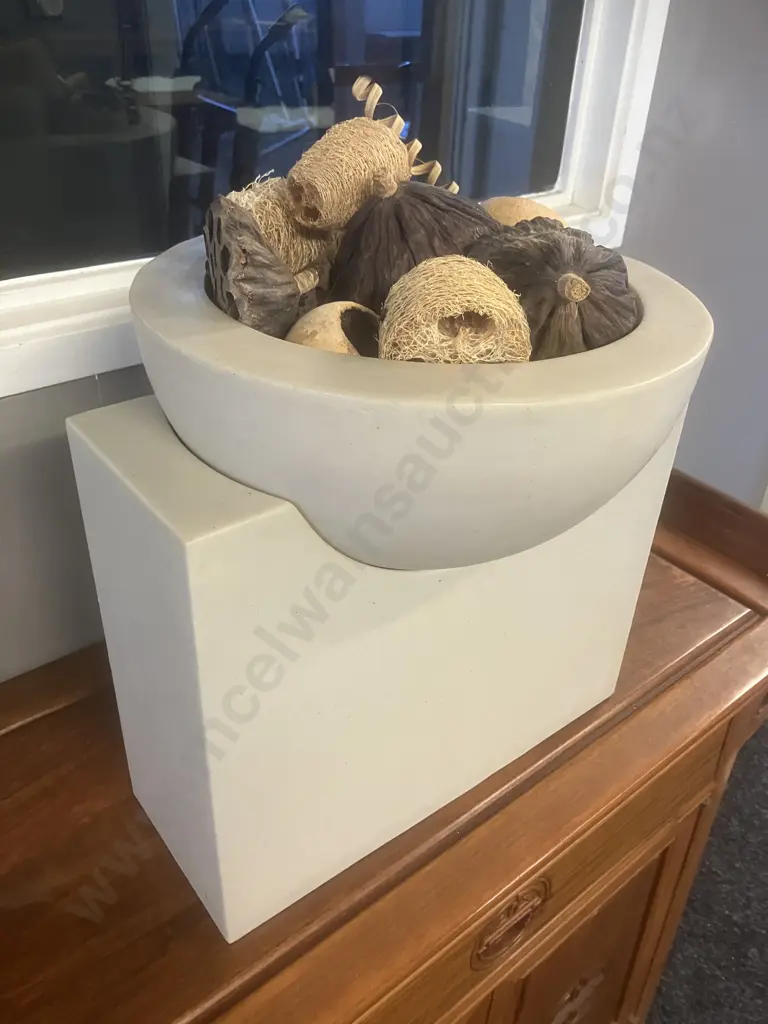 Austin Garden Sculpture - Cold Cut Outdoor Sculpture "Contemporary Planter" (Solid Base H36.5cm) Image 1++