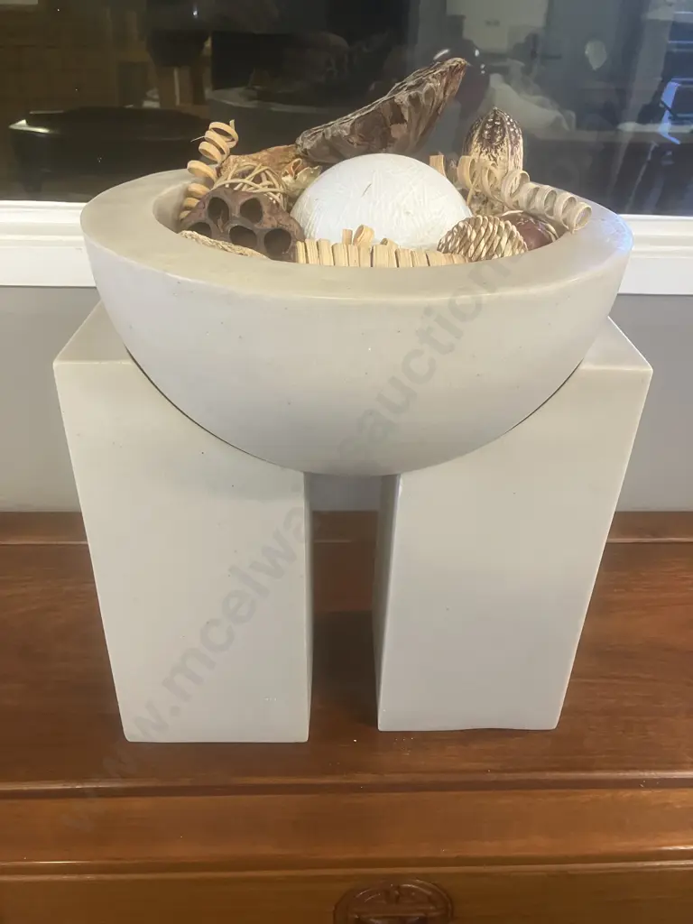 Austin Garden Sculpture - Cold Cut Outdoor Sculpture "Contemporary Planter" (Split Base H36.5cm) Image 1++