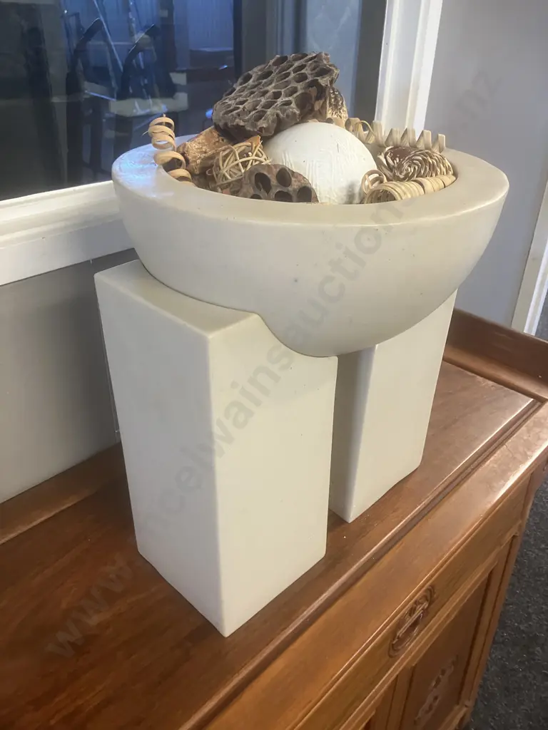 Austin Garden Sculpture - Cold Cut Outdoor Sculpture "Contemporary Planter" (Split Base H36.5cm) Image 1++