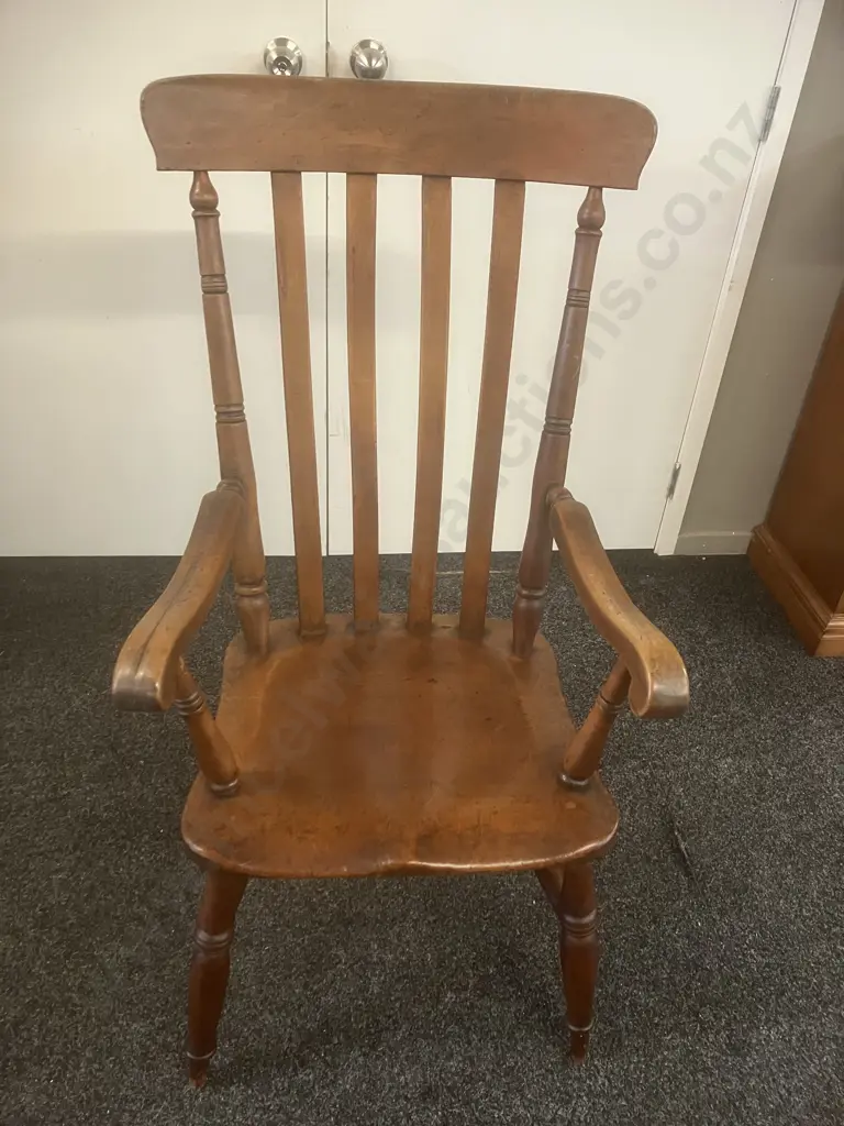 Large Antique Victorian Windsor Armchair. H111 W58 D64cm Image 1++