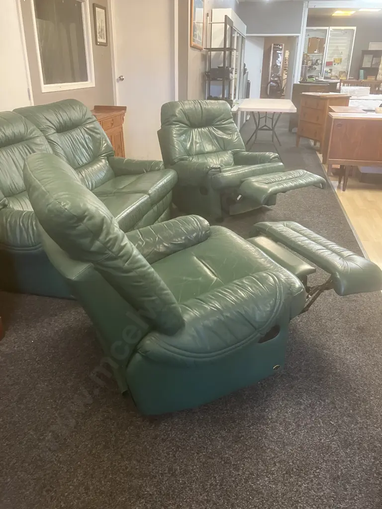 KOVACS Green Leather 2 Seater Sofa With 2 Recliner Armchairs. Adjusting Headrests Image 1++