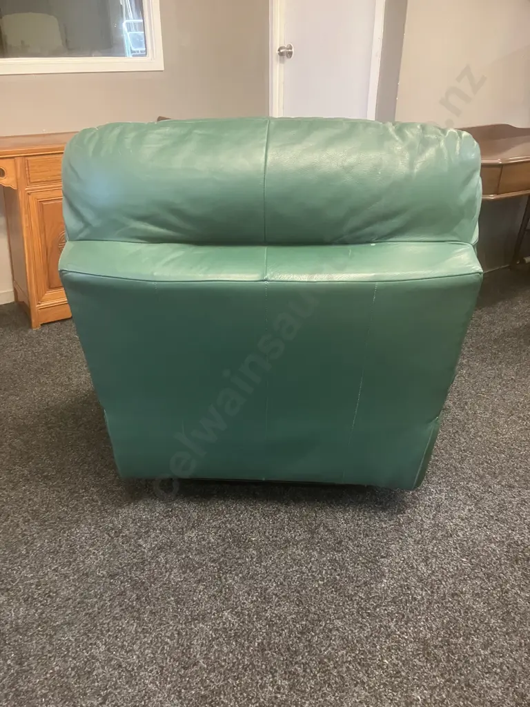 KOVACS Green Leather 2 Seater Sofa With 2 Recliner Armchairs. Adjusting Headrests Image 1++