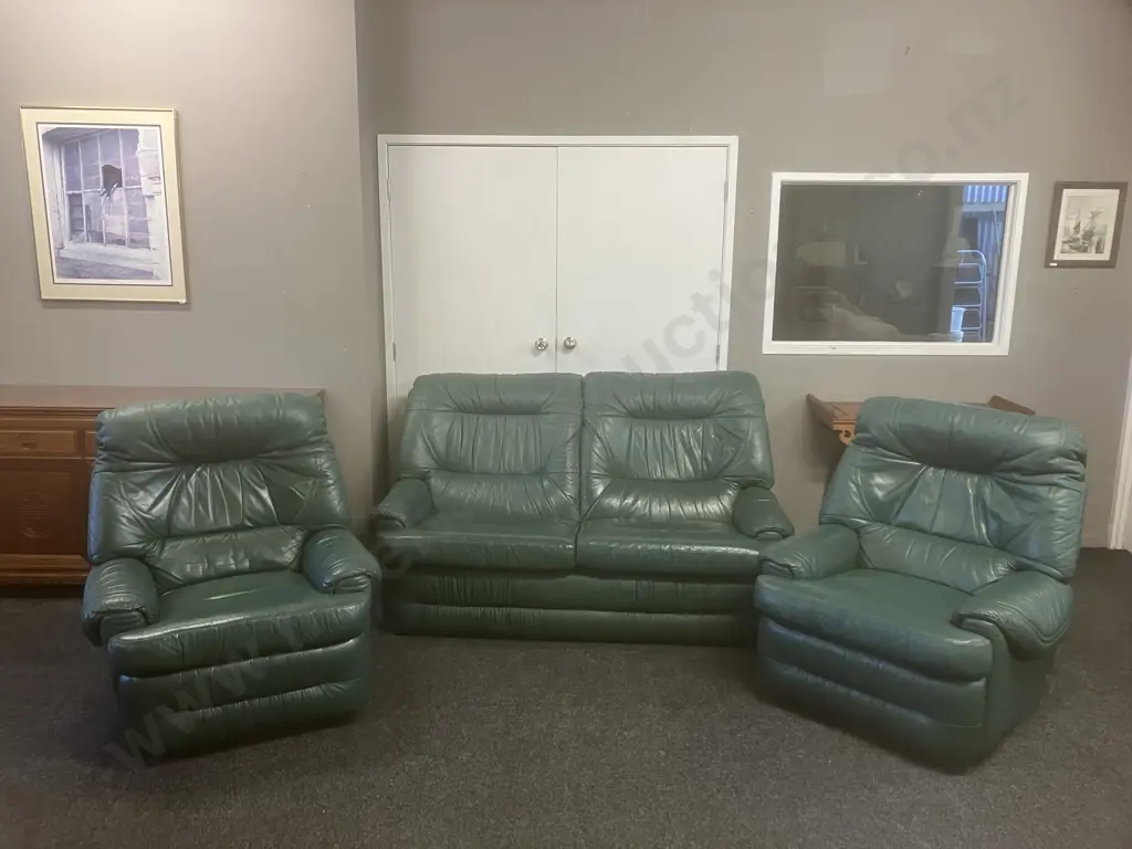 KOVACS Green Leather 2 Seater Sofa With 2 Recliner Armchairs. Adjusting Headrests Image 1++