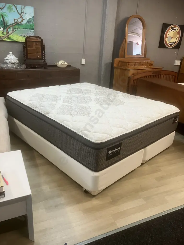 Sleepyhead Balance Livorno King Size Bed - Mattress & Split Base. 203 x 165 Image 1++