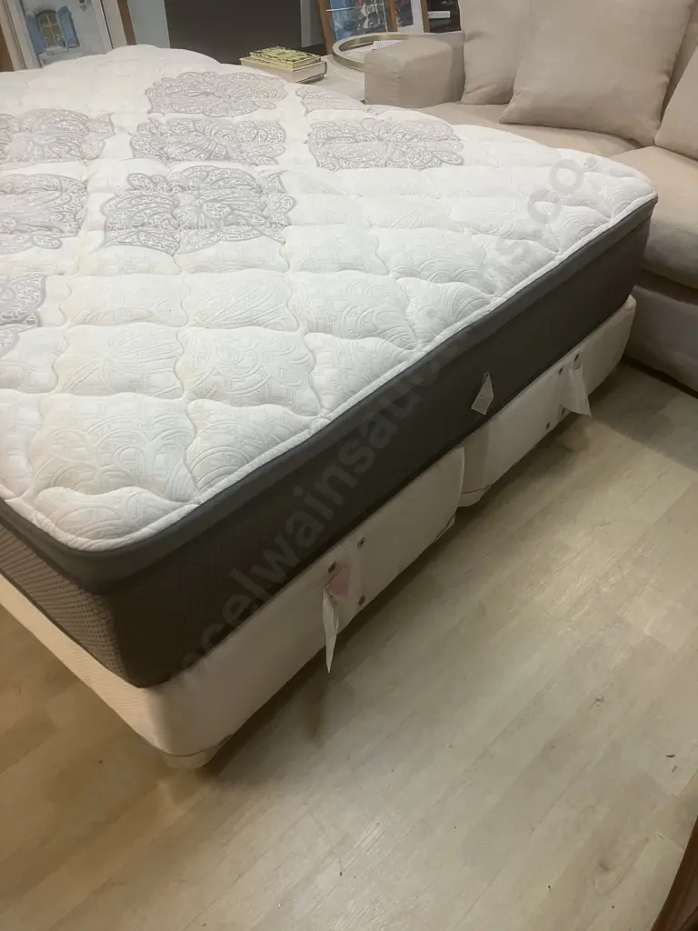 Sleepyhead Balance Livorno King Size Bed - Mattress & Split Base. 203 x 165 Image 1++