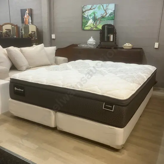 Sleepyhead Balance Livorno King Size Bed - Mattress & Split Base. 203 x 165