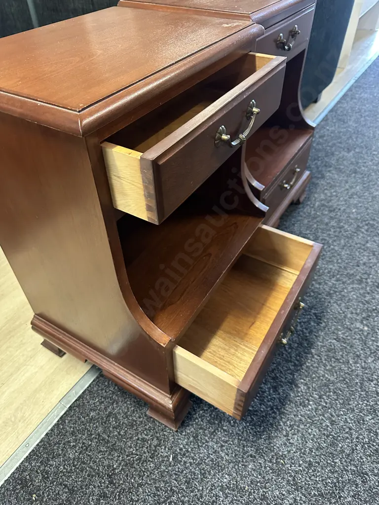 Pair Of Mahogany Bedside Cabinets Image 1++