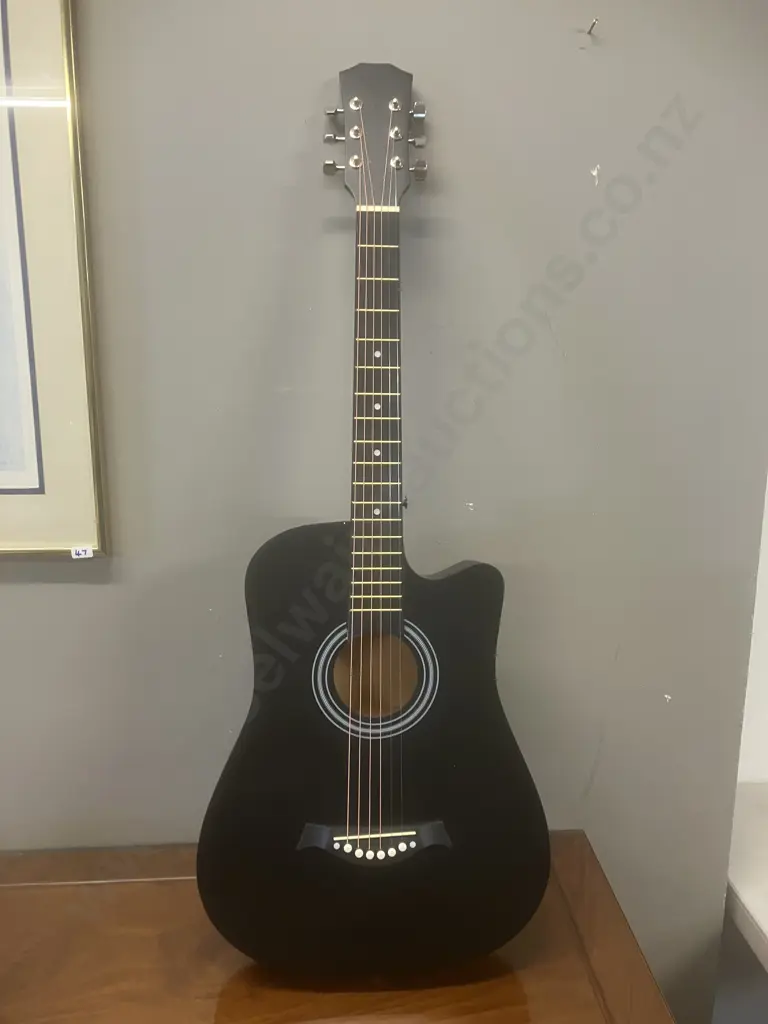 Black Guitar (Damaged Back) Image 1++