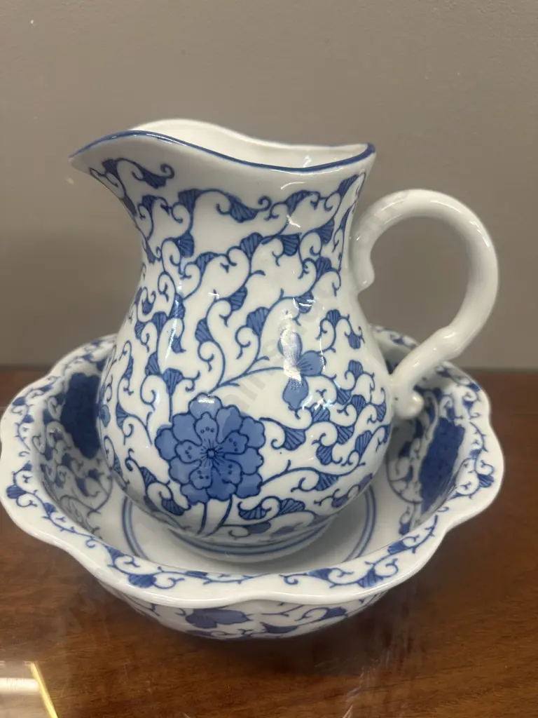 Vintage Blue & White Chinosierie Porcelain Wash Bowl & Jug Image 1++