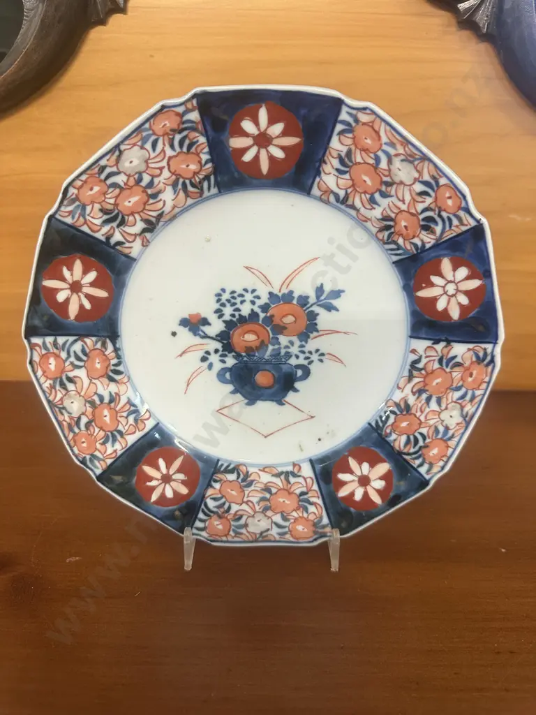 Japanese Imari ? Hand Painted Lobed Edge Plate Dia21.5cm. Image 1++