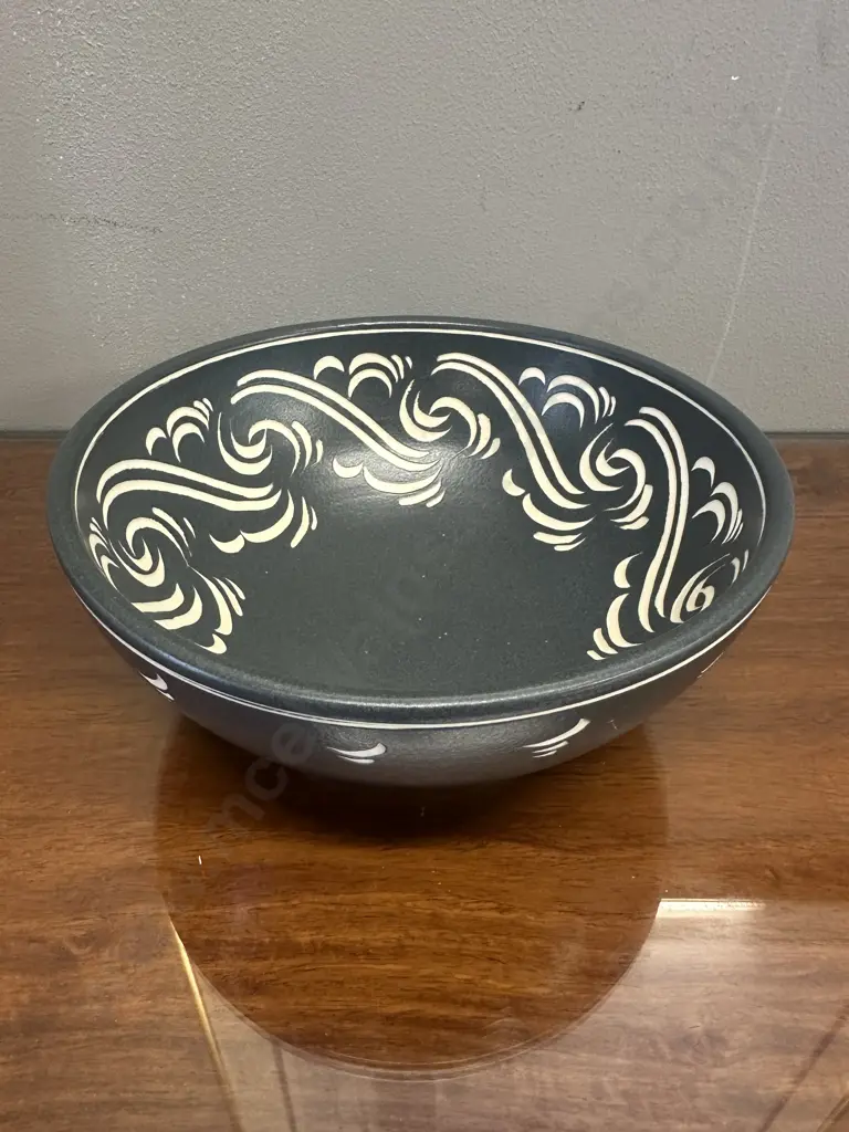 Pearsons Of Chesterfield Decorative Bowl 8.5.Diam21cm. Image 1++