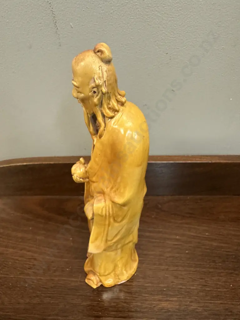 Vintage Figurine Elderly Bearded Chinese Man Holding Fruit H25cm. Image 1++