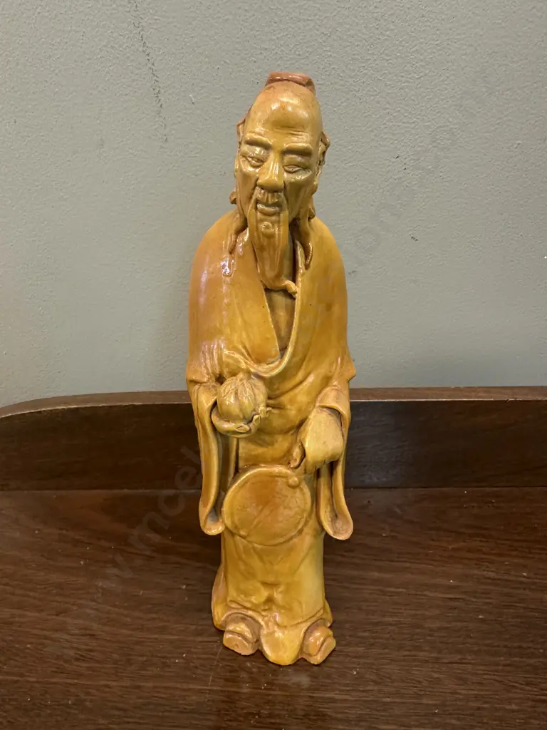 Vintage Figurine Elderly Bearded Chinese Man Holding Fruit H25cm. Image 1++