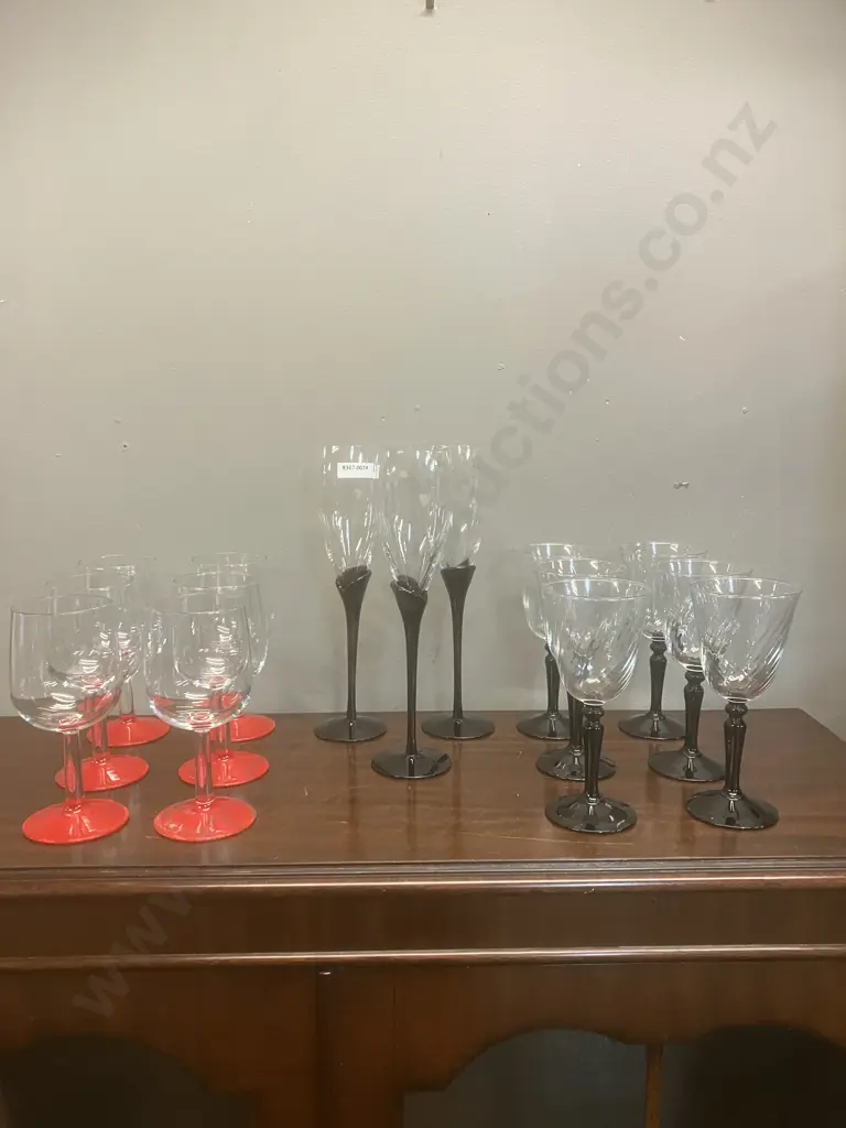 15 Assorted Glasses With Black Or Red Stems / Bases Image 1++
