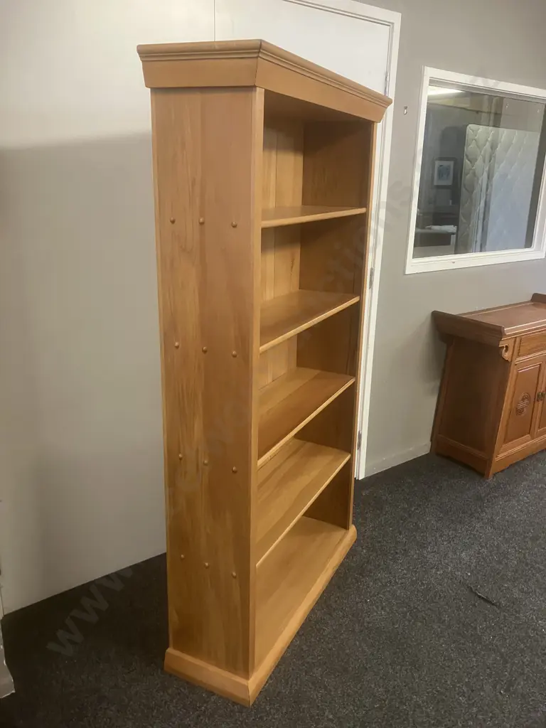 Rimu 5 Tier Bookcase, Tongue & Groove Back. H168.5 W96 D30.5cm Image 1++