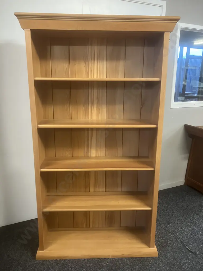Rimu 5 Tier Bookcase, Tongue & Groove Back. H168.5 W96 D30.5cm Image 1++