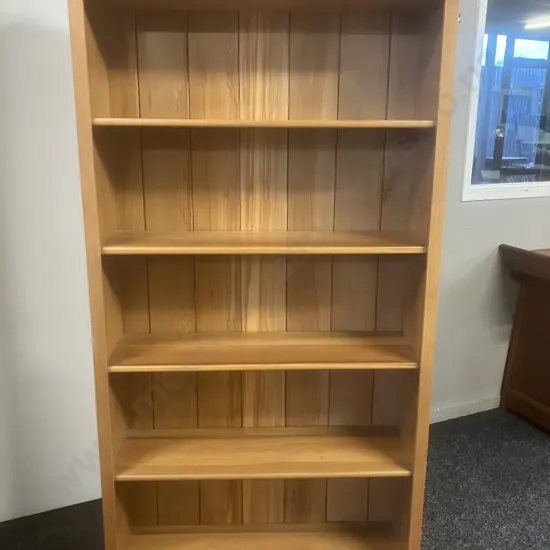 Rimu 5 Tier Bookcase, Tongue & Groove Back. H168.5 W96 D30.5cm