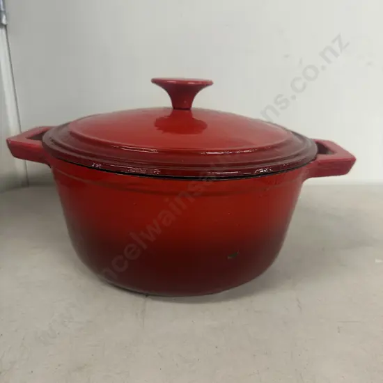Simon Gault Cast Iron Round Lidded Casserole Dish Dia25cm.
