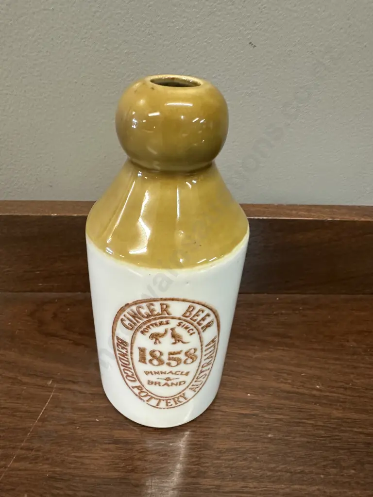 Vintage Bendigo Pottery Ginger Beer Bottle Pinnacle Brand H17cm. Image 1++