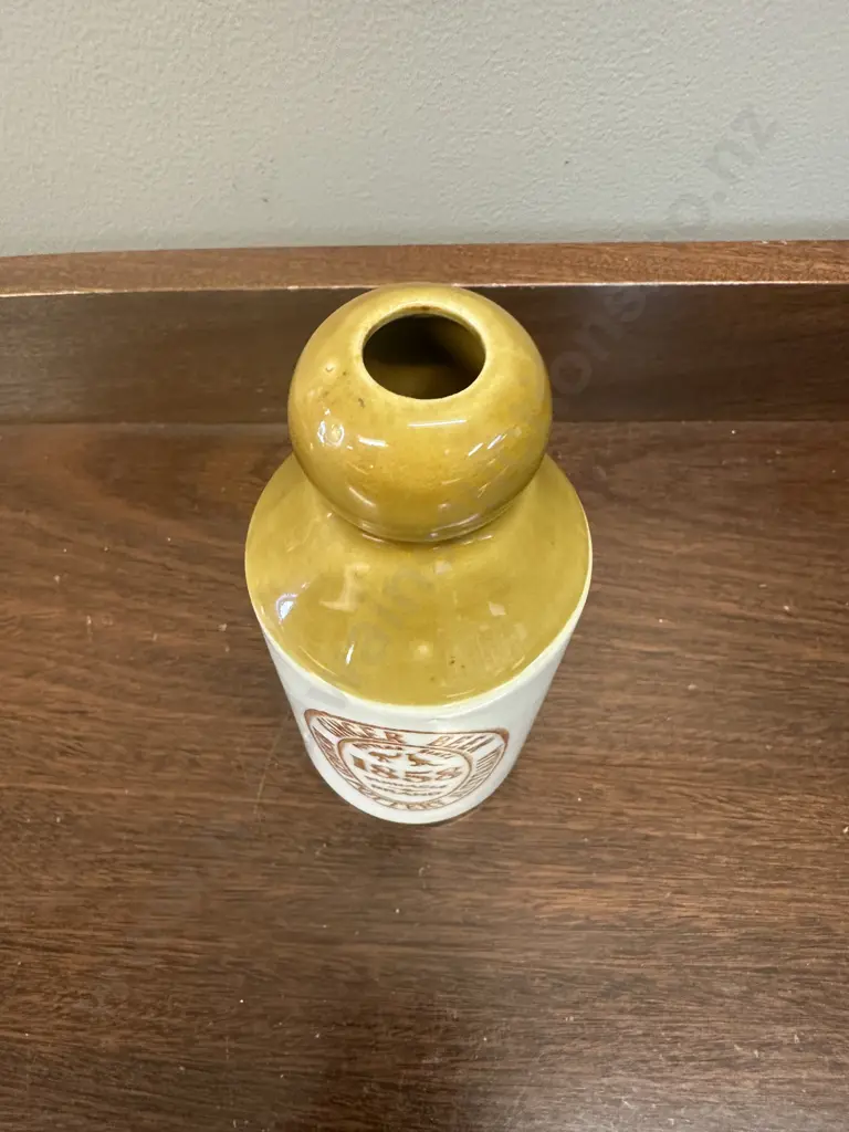 Vintage Bendigo Pottery Ginger Beer Bottle Pinnacle Brand H17cm. Image 1++