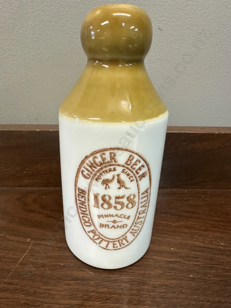 Vintage Bendigo Pottery Ginger Beer Bottle Pinnacle Brand H17cm. Image 1++