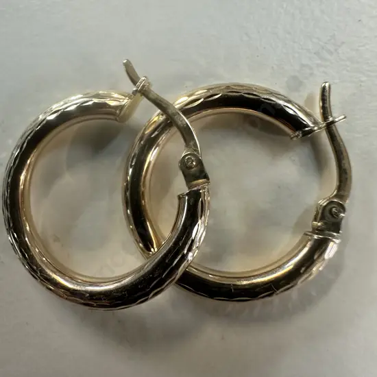 Pair Of Stamped 375 Gold Earrings