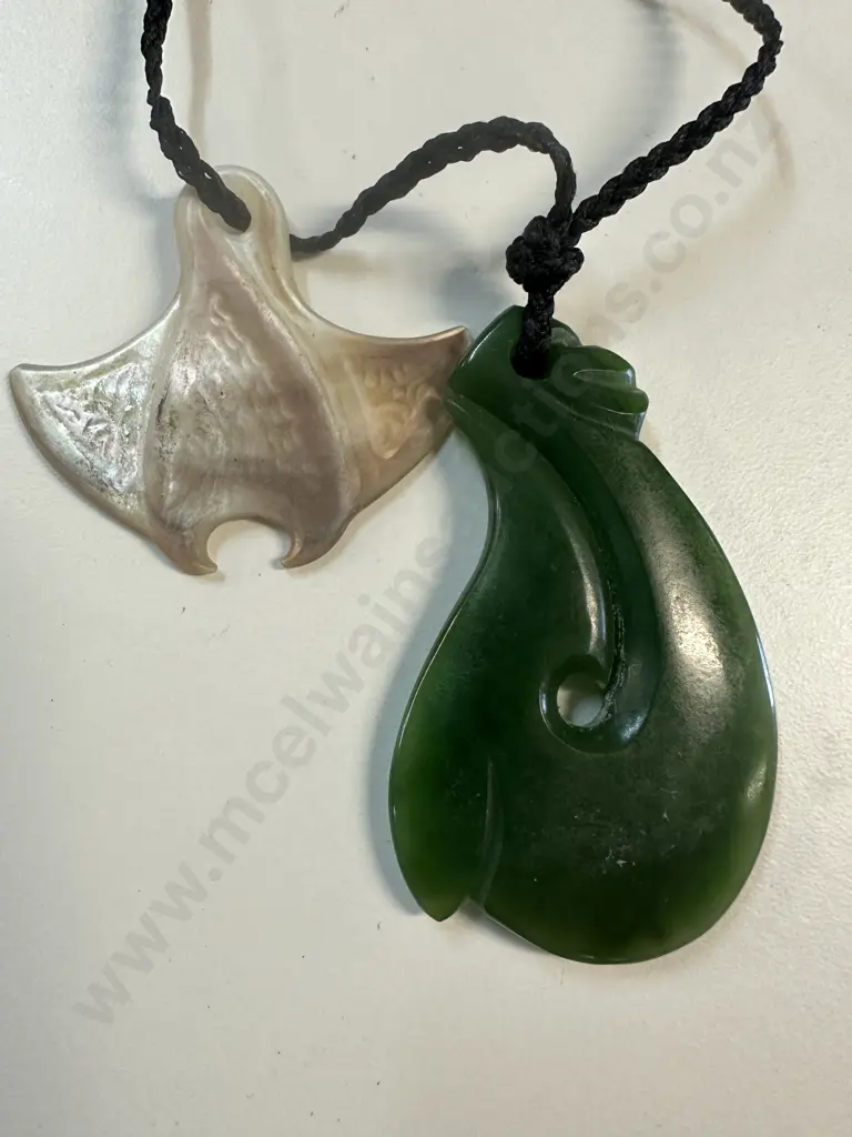 Plaited Necklace With Pounamu Pendant 7cm & Shell Pendant Image 1++