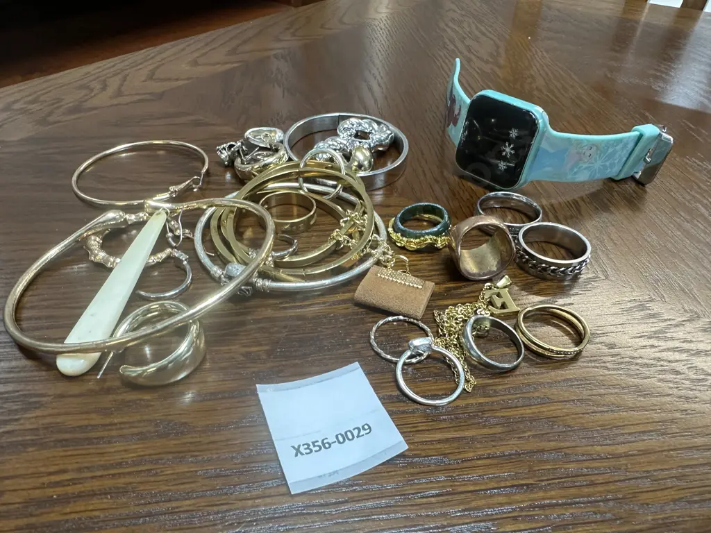 Large Selection Of Costume Jewellery Items Image 1++