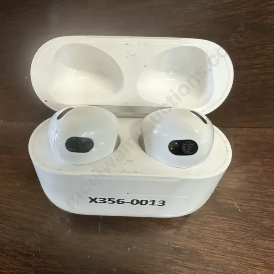 Apple Airbuds With Case