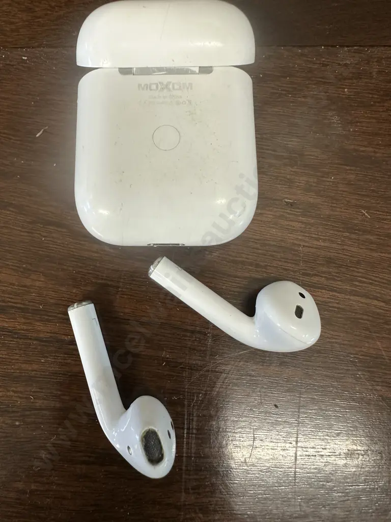 Moxon Ear Pod IN White Case Model MX TW37 Image 1++
