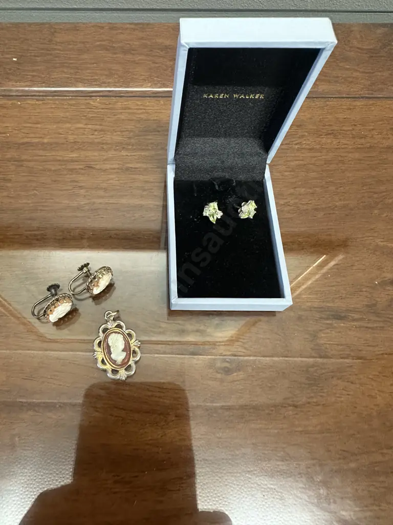 Light Green Peridot Gem Stone & Clear Stone Stamped 925 Earrings With 9ct Gold Cameo Earrings & Gold Coloured Pendant Image 1++