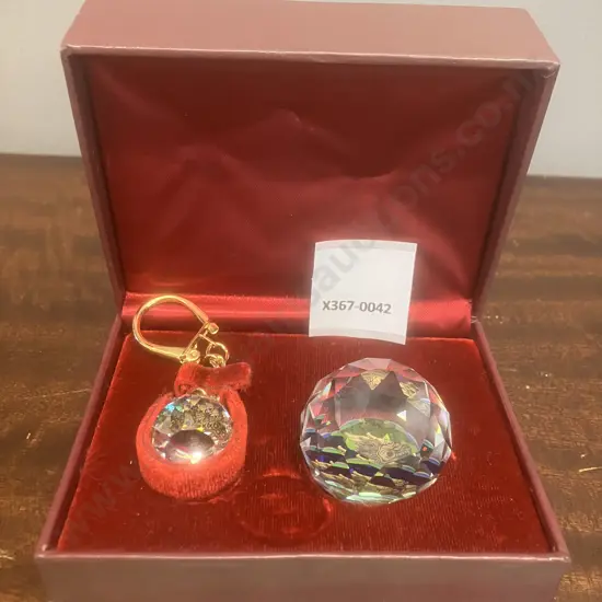 Vintage Swarovski 'Hong Kong' Paperweight & Keychain In Swarovski Box