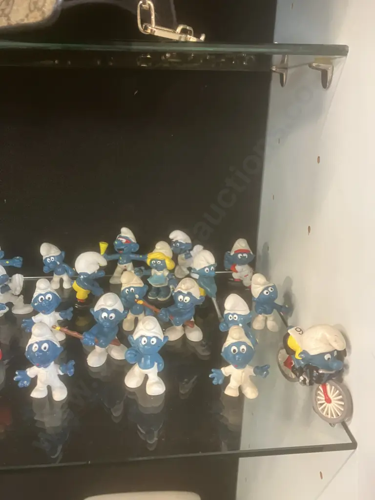 Lot of Vintage Smurfs x 34 Image 1++