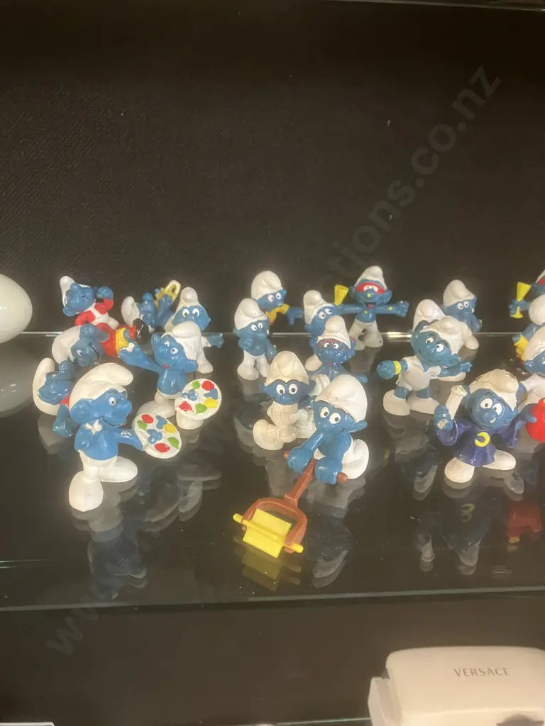 Lot of Vintage Smurfs x 34 Image 1++